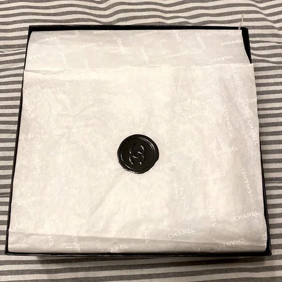 CHANEL Boxes -ONLY BOXES & BAG - no perfume inside. - Picture 6 of 9